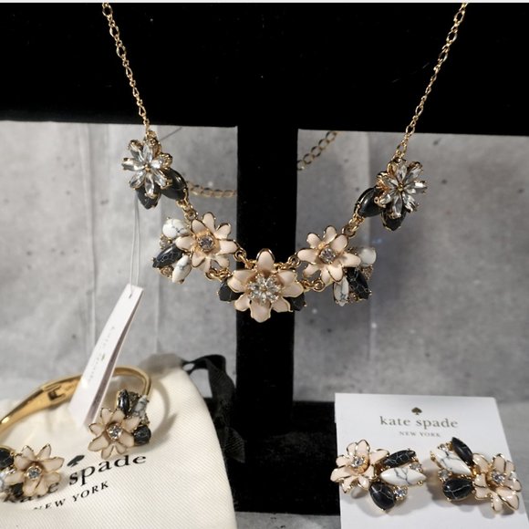 Kate Spade ♤ 'Glossy Petals' Jewelry Set - Picture 2 of 11